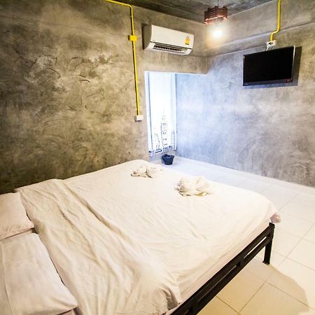The Sky Loft Hotel 巴吞他尼 外观 照片