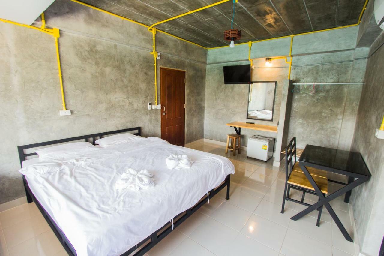 The Sky Loft Hotel 巴吞他尼 外观 照片