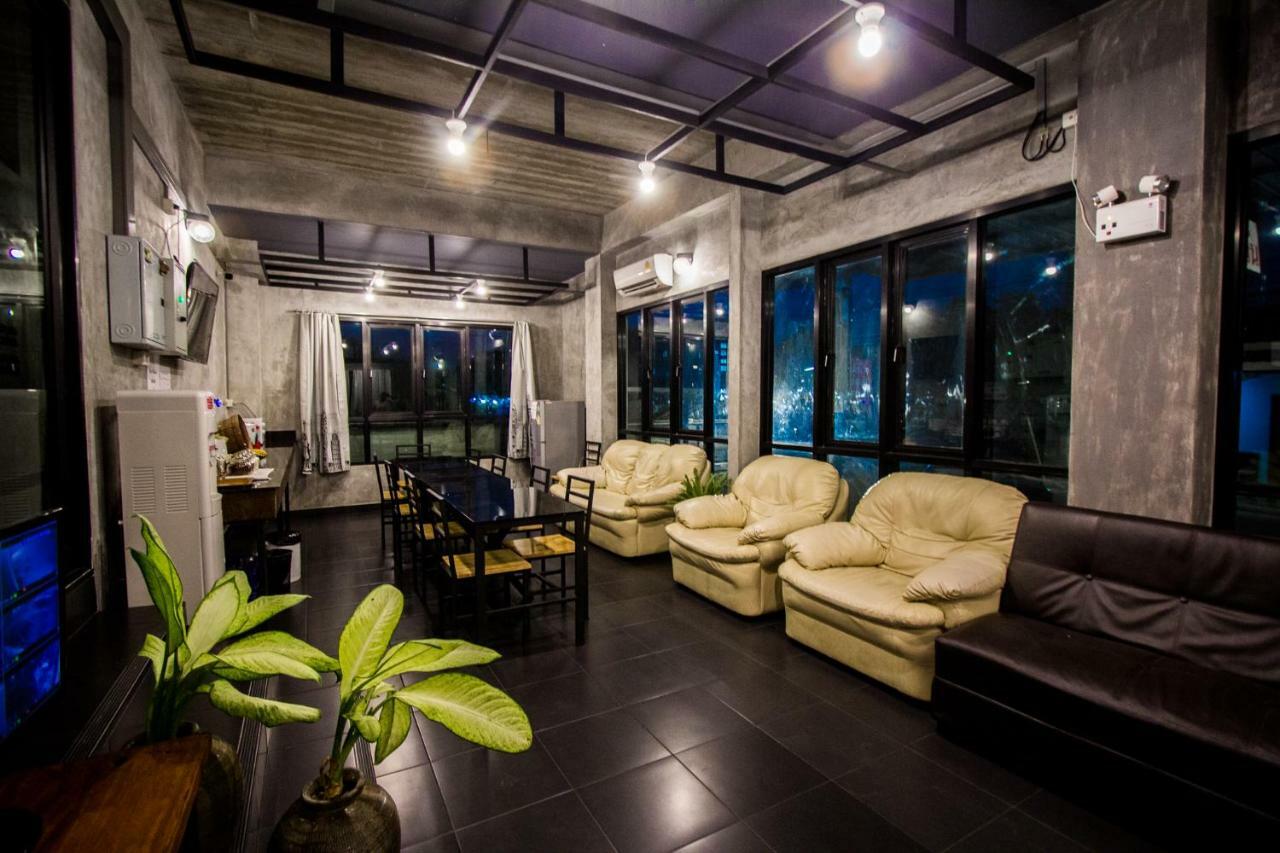 The Sky Loft Hotel 巴吞他尼 外观 照片