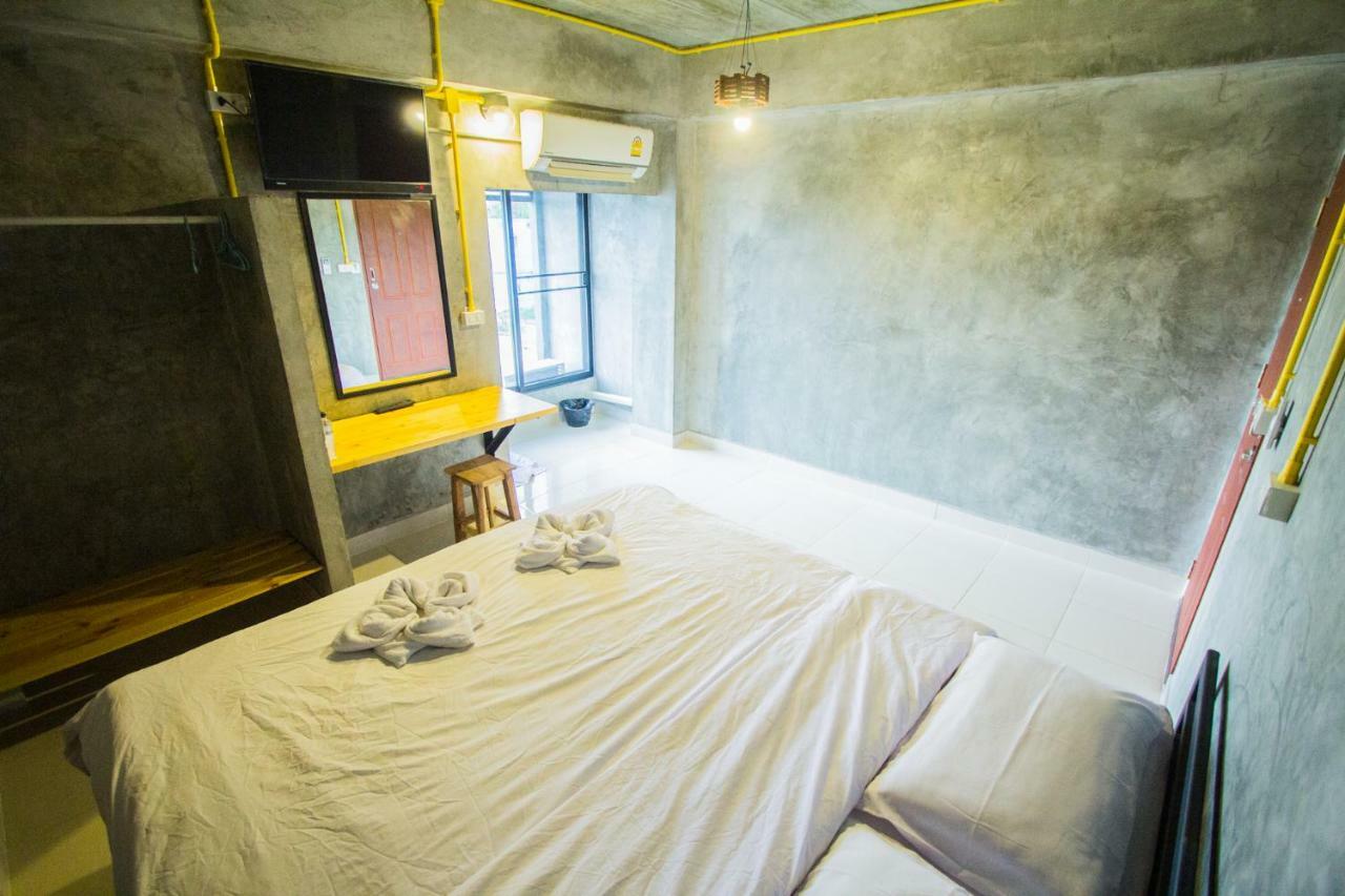 The Sky Loft Hotel 巴吞他尼 外观 照片