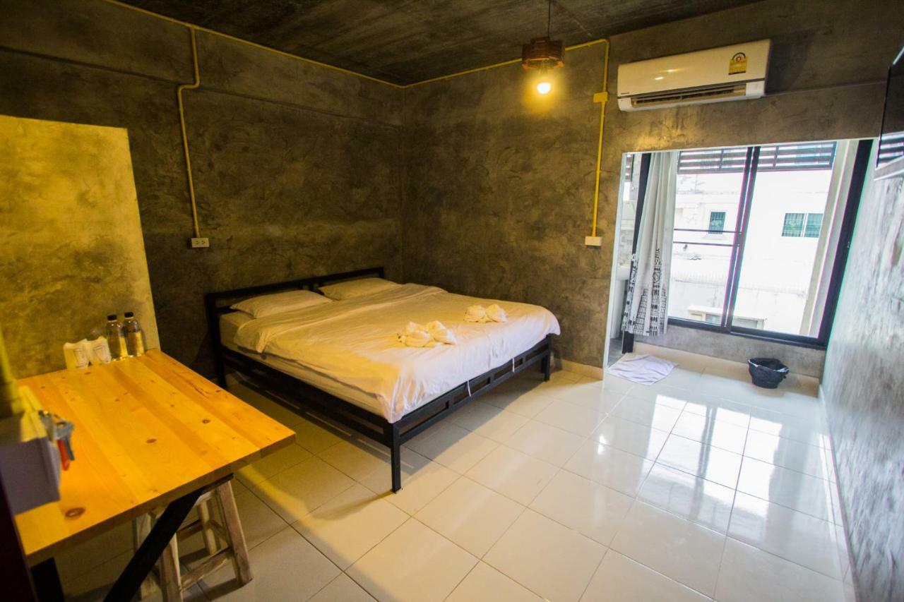 The Sky Loft Hotel 巴吞他尼 外观 照片