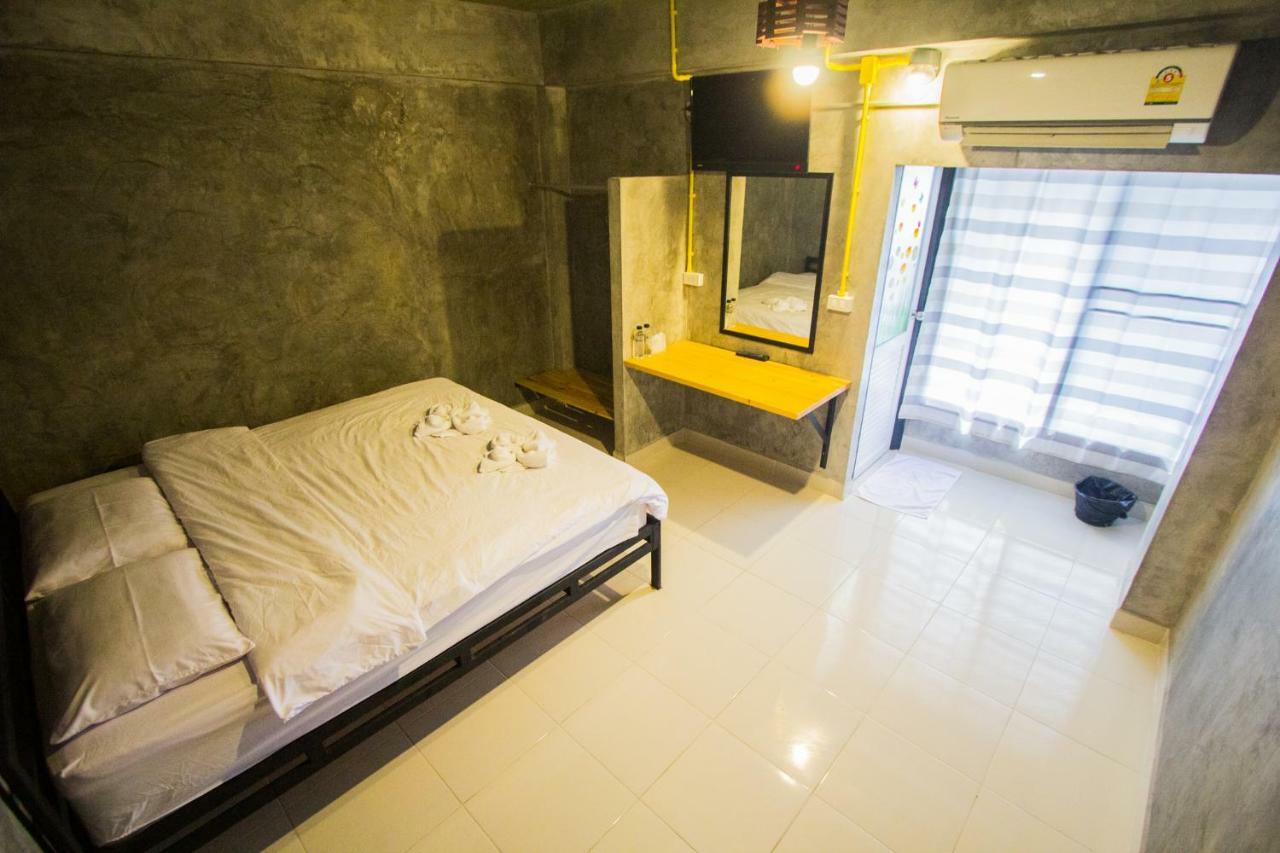 The Sky Loft Hotel 巴吞他尼 外观 照片
