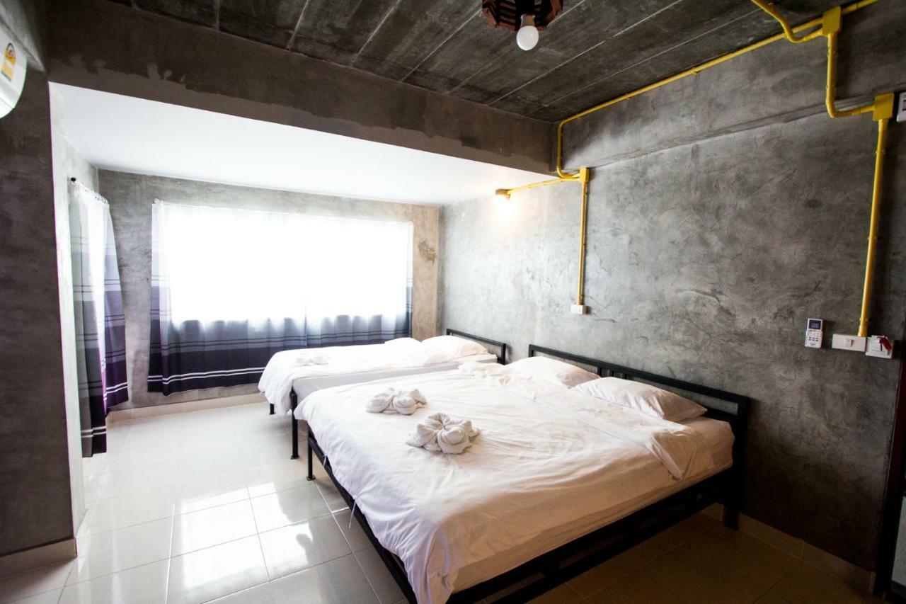 The Sky Loft Hotel 巴吞他尼 外观 照片