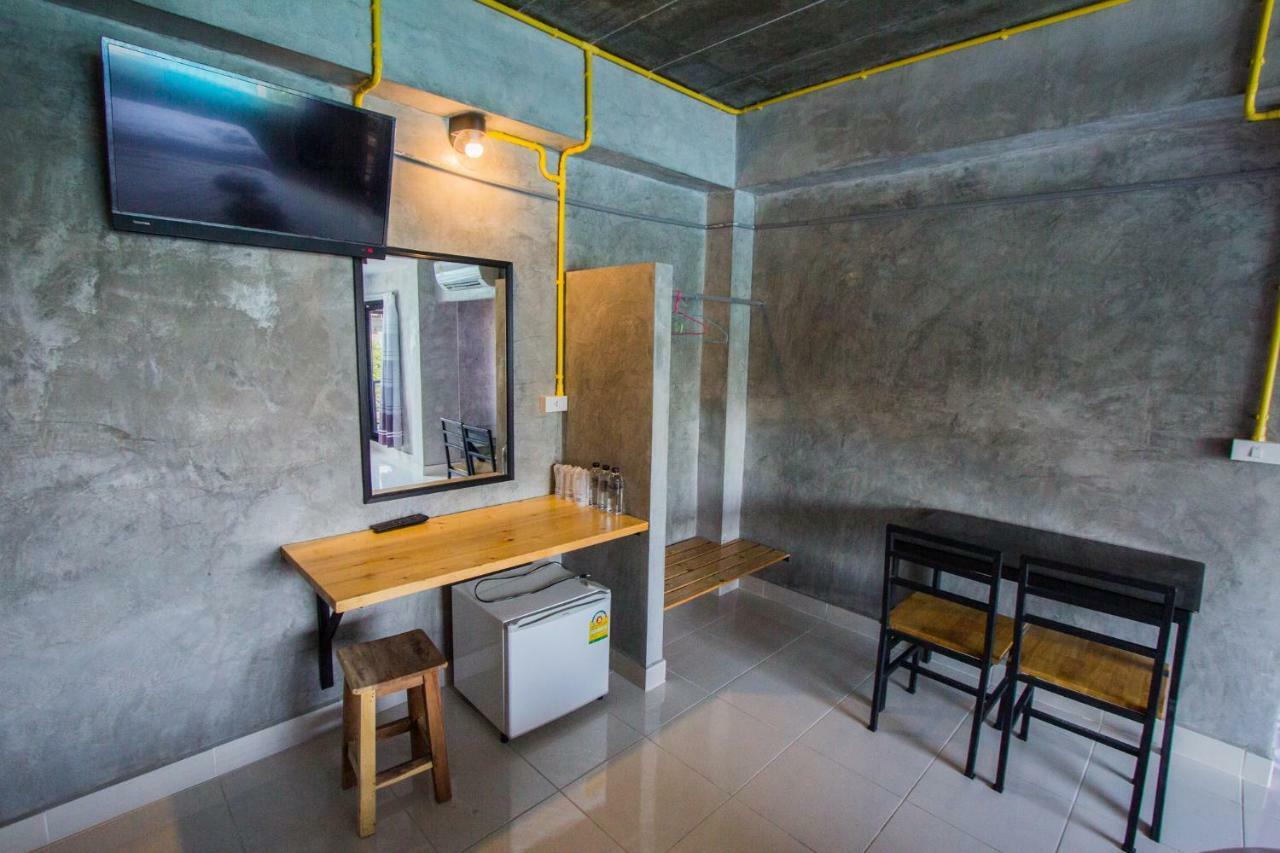 The Sky Loft Hotel 巴吞他尼 外观 照片