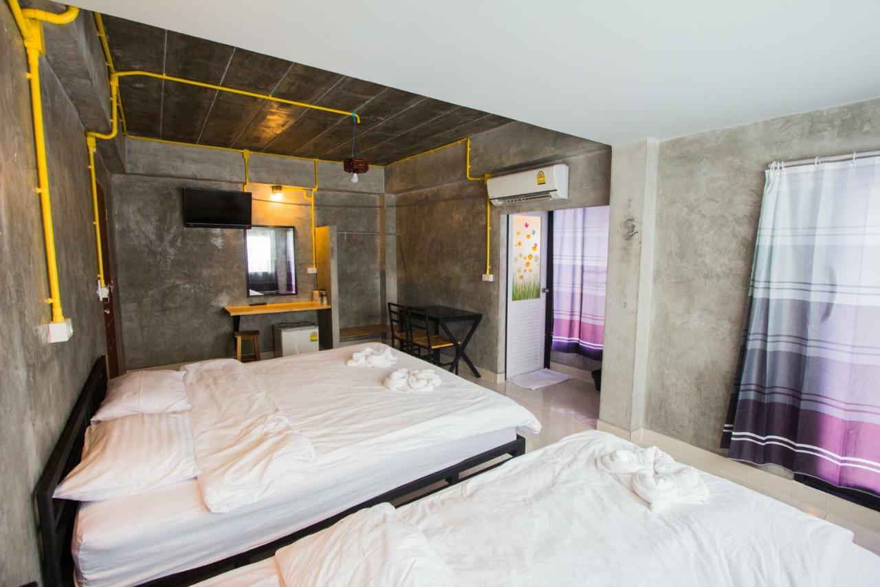 The Sky Loft Hotel 巴吞他尼 外观 照片